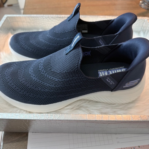 Woman's Skechers Hands Free Swift Fit Memory Foam Sneakers Sz 10 - Picture 8 of 8